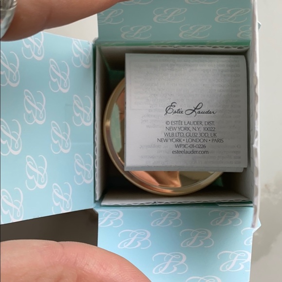 Estee Lauder resilience left eye cream - Picture 2 of 2